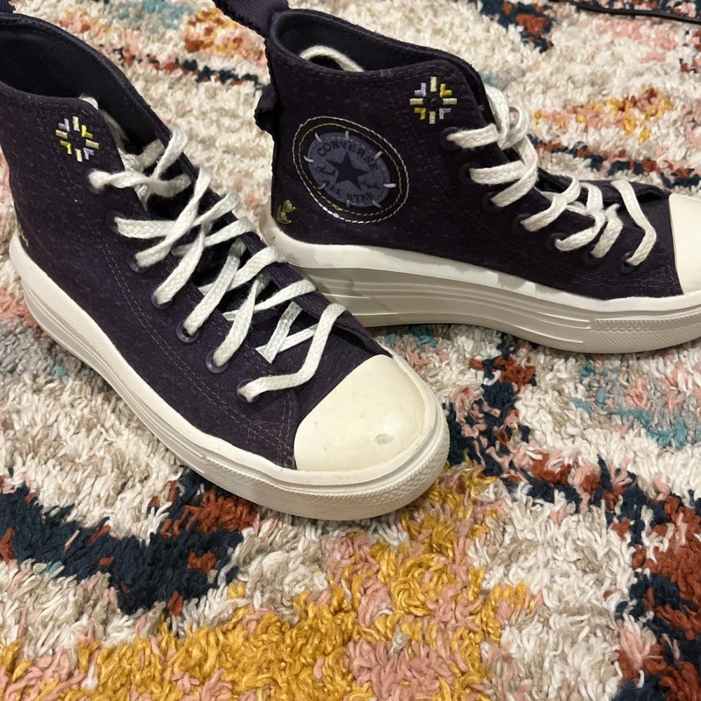 🖤 Converse High-Tops with floral embroidery 🖤